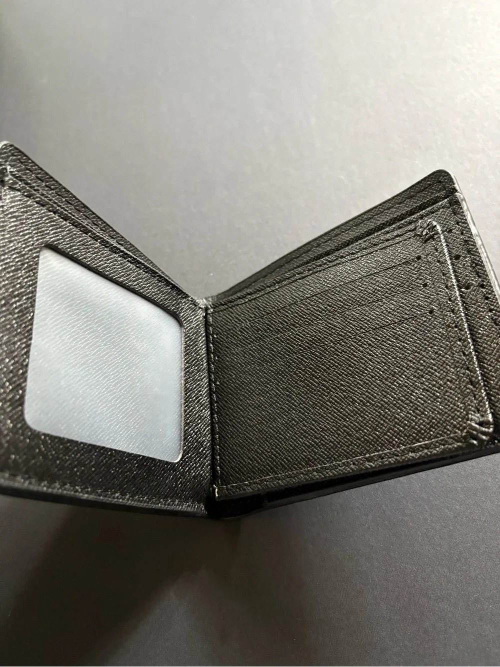 Fashion Men’s Bifold Wallet Black Gray Multi Print